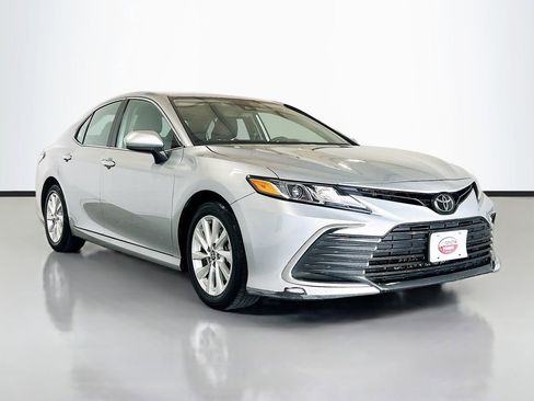 Used 2023 Toyota Camry LE FWD image 3