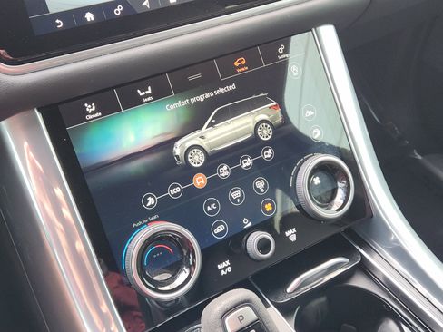 Used 2020 Land Rover Range Rover Sport HST image 19