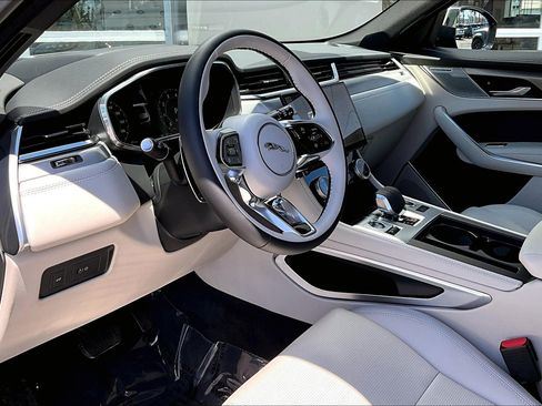 New 2025 Jaguar F-PACE R-Dynamic S image 6
