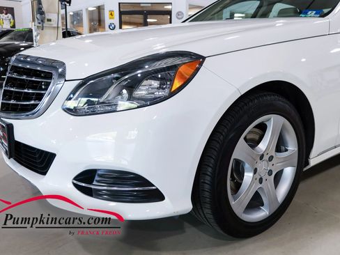 Used 2016 Mercedes-Benz E 350 4MATIC Sedan w/ Premium Package image 9