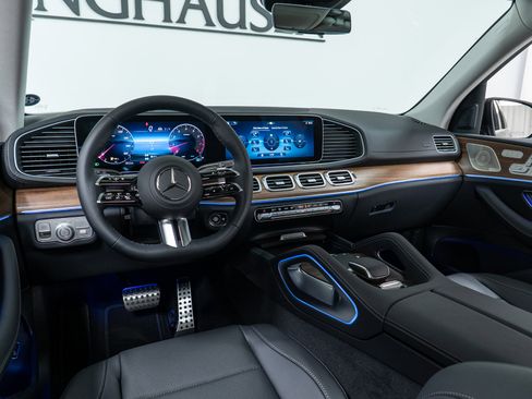 New 2026 Mercedes-Benz GLS 450 4MATIC image 16