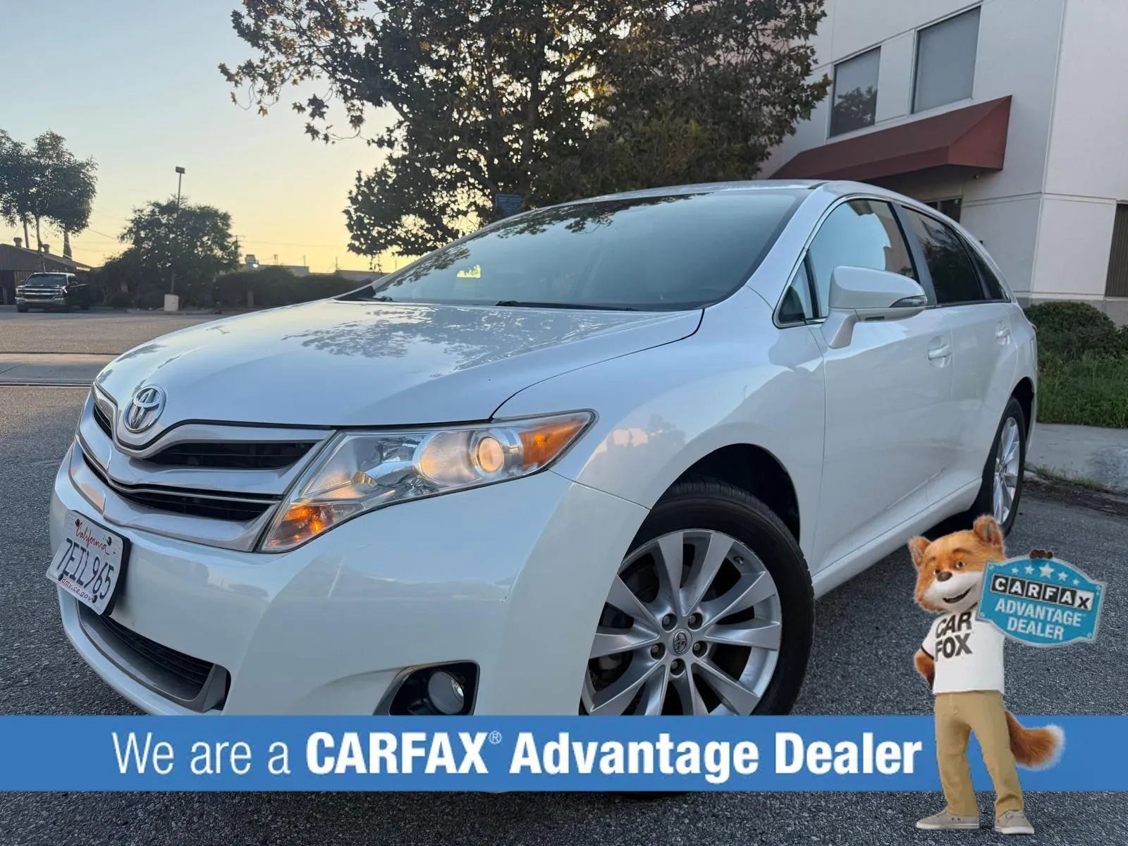 Used 2014 Toyota Venza LE FWD image 2