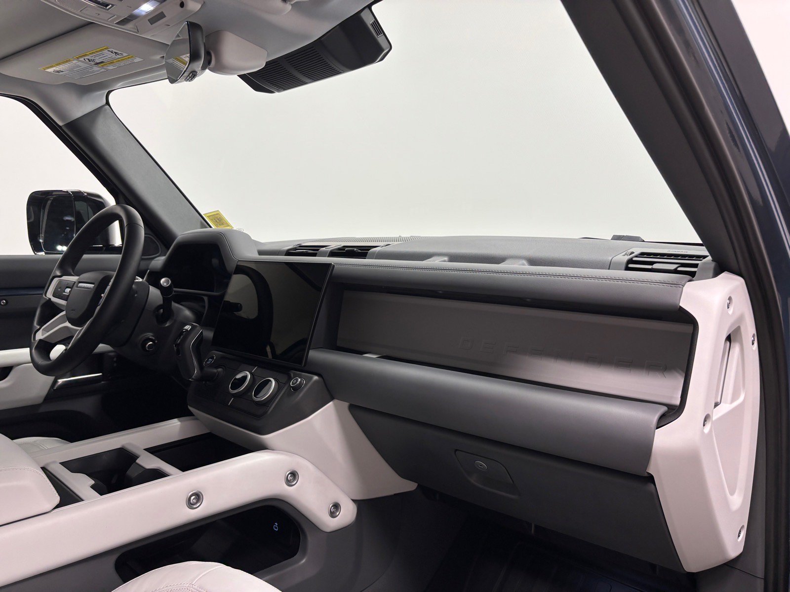 Used 2026 Land Rover Defender 110 S AWD/4WD image 28