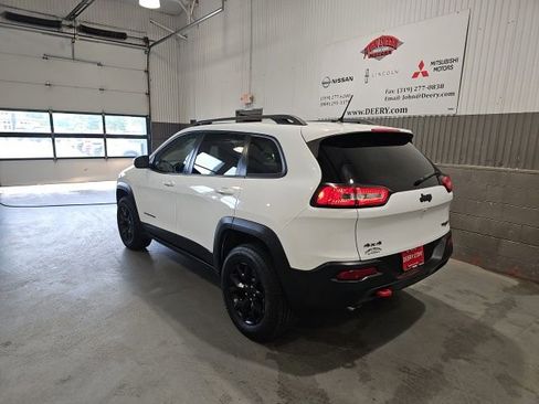 Used 2015 Jeep Cherokee Trailhawk w/ Leather Interior Group AWD/4WD image 6