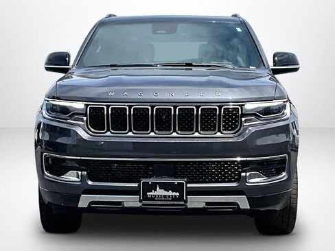 Used 2023 Jeep Wagoneer Series III w/ Premium Group I AWD/4WD image 2