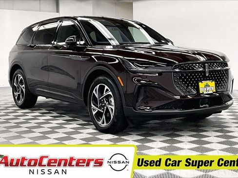 Used 2025 Lincoln Nautilus Premier w/ Jet Appearance Package image 1