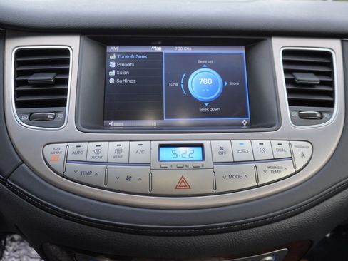 Used 2009 Hyundai Genesis 3.8 w/ Technology Pkg 4 image 15