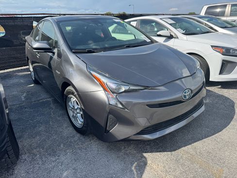 Used 2018 Toyota Prius One FWD image 1
