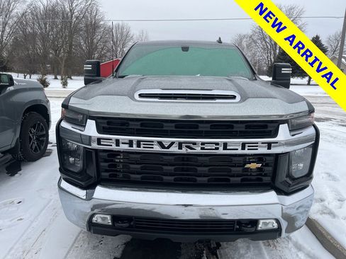 Used 2021 Chevrolet Silverado 2500 LT w/ Convenience Package image 2