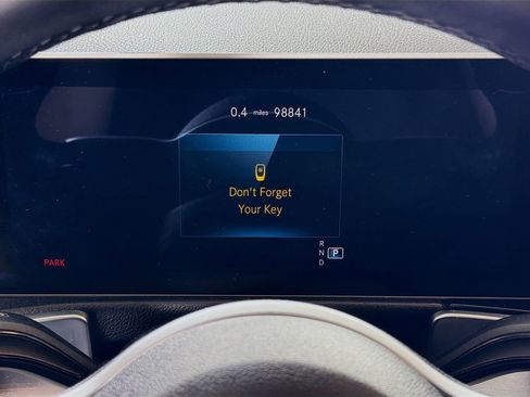 Used 2021 Mercedes-Benz GLB 250 4MATIC image 14