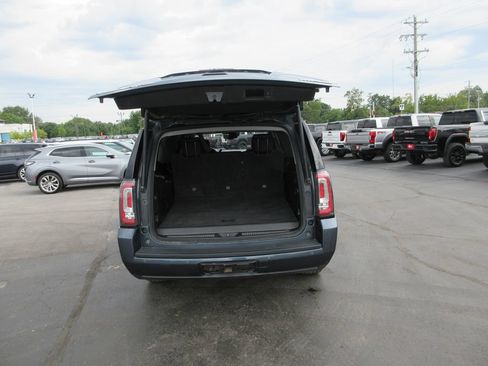 Used 2019 GMC Yukon XL SLT w/ Graphite Performance Edition AWD/4WD image 7
