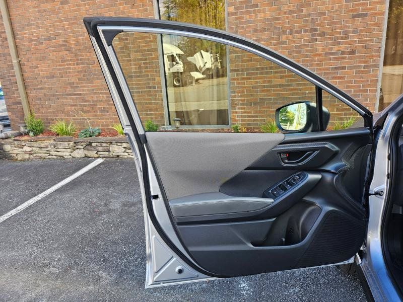 Used 2025 Subaru Crosstrek 2.5i Premium AWD/4WD image 34