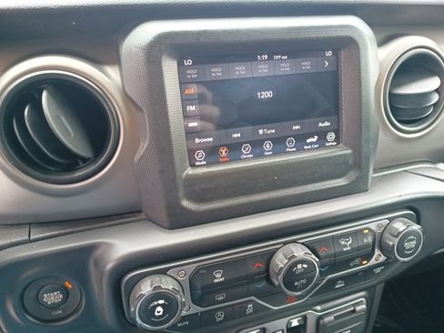 Used 2020 Jeep Gladiator Sport w/ Quick Order Package 24S image 15