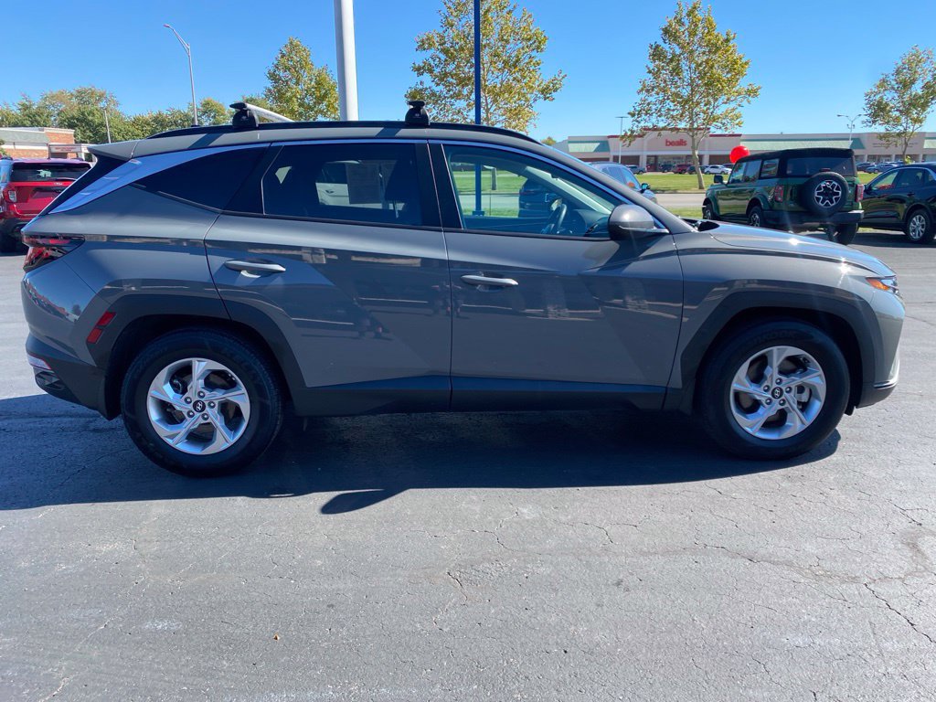 Used 2024 Hyundai Tucson SEL FWD image 2