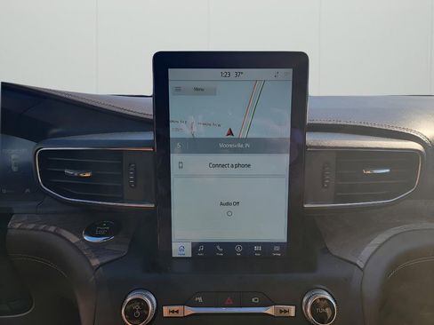 Used 2020 Ford Explorer Platinum w/ Premium Technology Package image 18