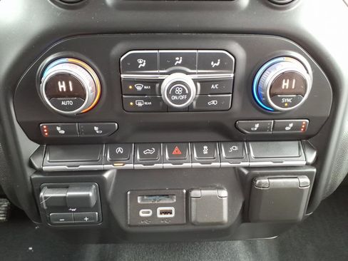 Used 2019 Chevrolet Silverado 1500 LT w/ All-Star Edition image 14