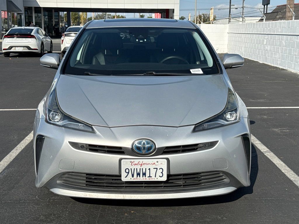 Used 2019 Toyota Prius XLE w/ Premium Convenience Package FWD image 2