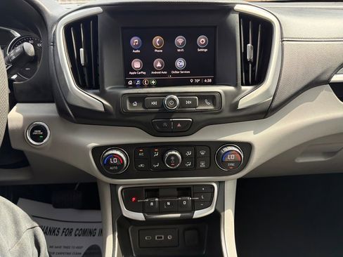 Used 2022 GMC Terrain SLE w/ Driver Convenience Package FWD image 21