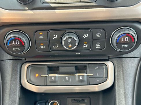 Used 2022 GMC Acadia Denali FWD image 11