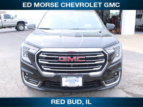 Used 2022 GMC Terrain SLT w/ Infotainment Package II FWD image 3