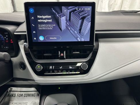 Used 2025 Toyota Corolla SE w/ SE Premium Package image 25