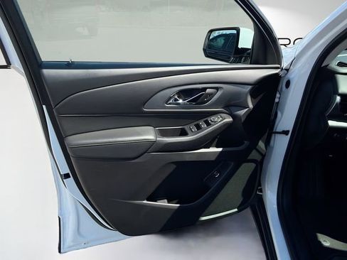 Used 2020 Chevrolet Traverse LT image 23