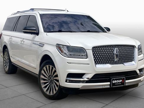 Certified 2020 Lincoln Navigator L Reserve w/ Luxury Package AWD/4WD image 2