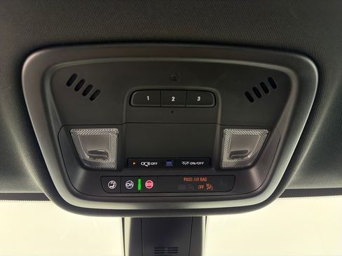 Used 2023 Chevrolet Traverse LT w/ LPO, Floor Liner Package AWD/4WD image 33