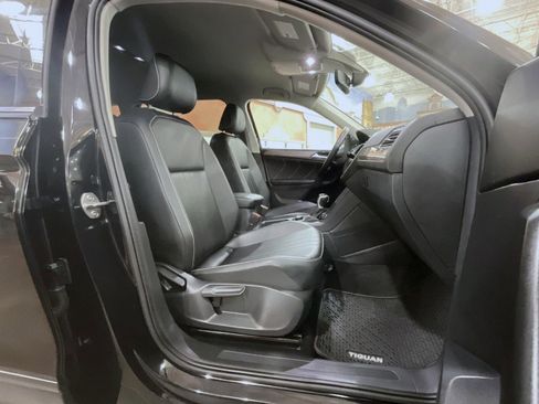 Used 2024 Volkswagen Tiguan SE w/ MDO Package, Two-Row AWD/4WD image 15