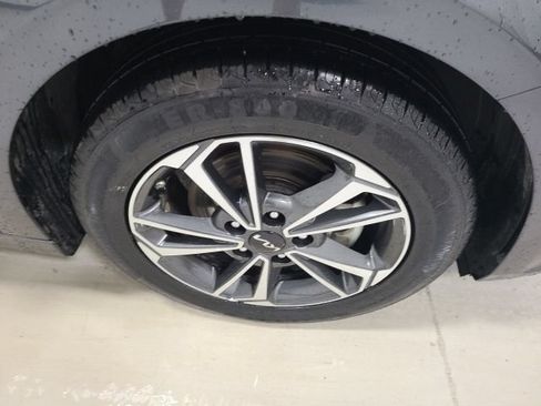 Used 2024 Kia Forte LXS FWD image 32