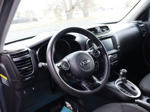Used 2018 Kia Soul + image 15