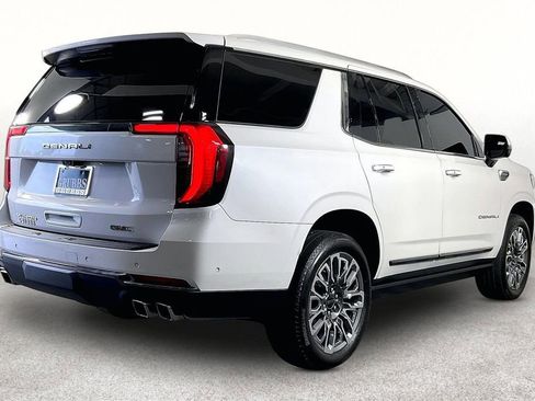 Used 2025 GMC Yukon Denali Ultimate AWD/4WD image 2