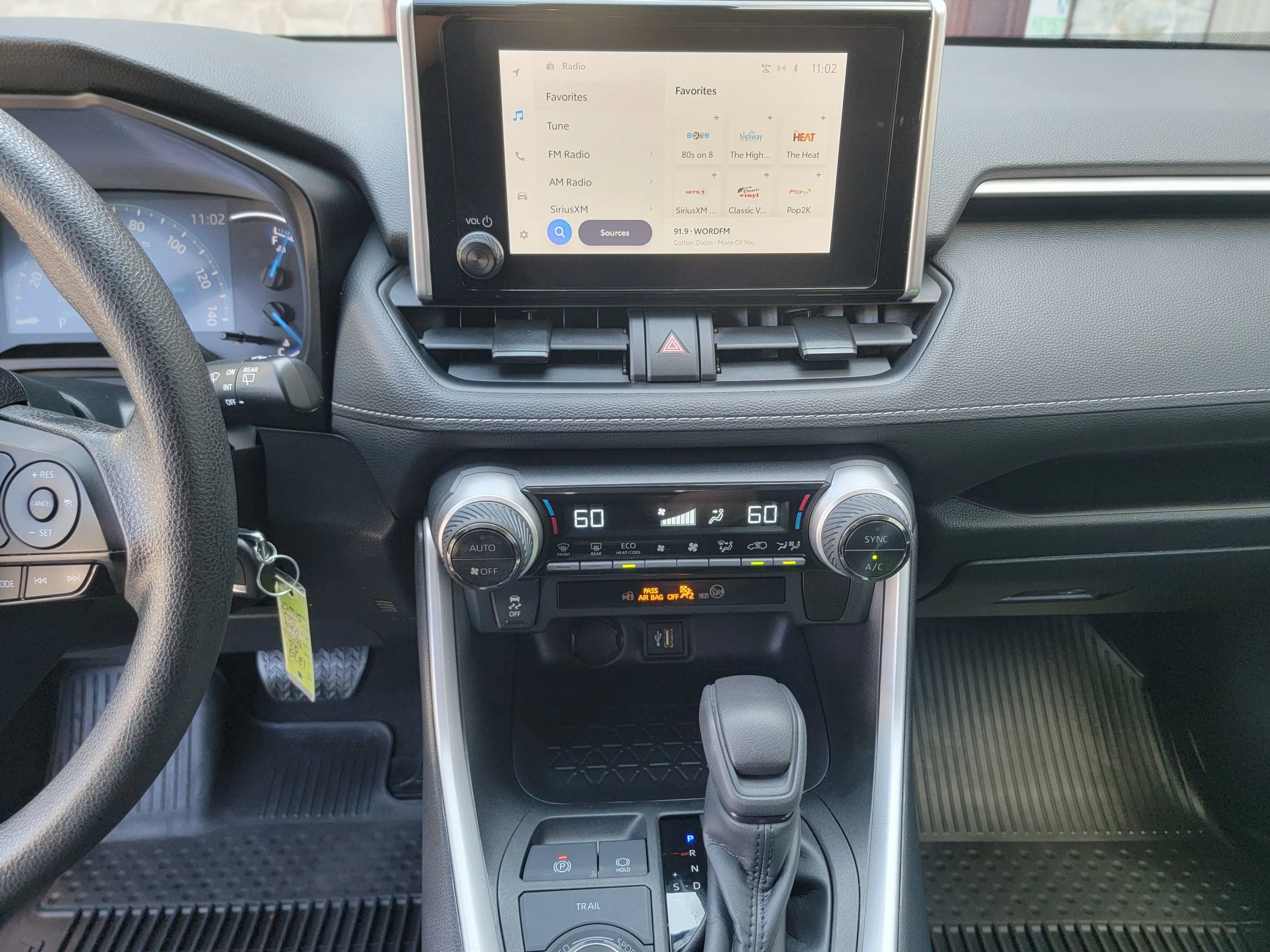 Used 2023 Toyota RAV4 LE AWD/4WD image 20