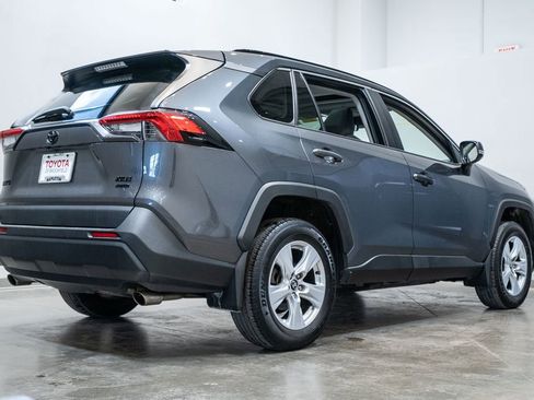 Used 2020 Toyota RAV4 XLE w/ Convenience Package image 9