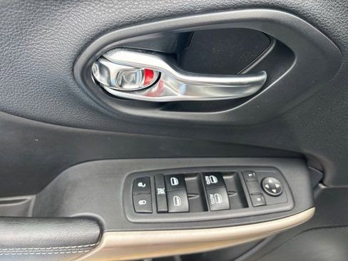 Used 2018 Jeep Cherokee Limited w/ High Altitude Package FWD image 21
