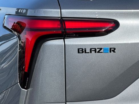 Used 2025 Chevrolet Blazer EV RS image 43