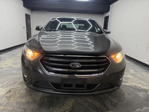 Used 2017 Ford Taurus Limited image 6