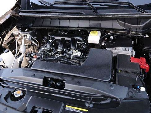 Used 2025 Nissan Pathfinder SV w/ SV Premium Package FWD image 30