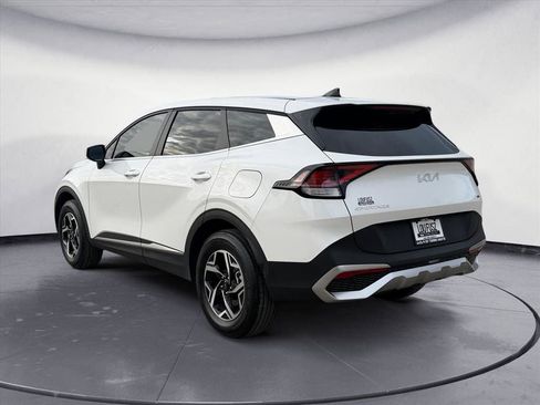 Used 2024 Kia Sportage LX image 4