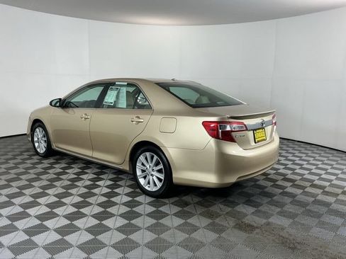 Used 2012 Toyota Camry XLE w/ Leather Pkg FWD image 7
