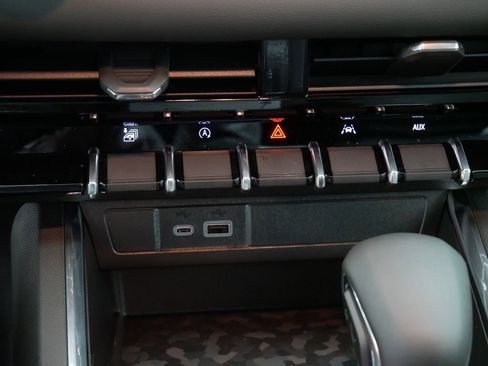 New 2026 GMC Canyon Elevation w/ Convenience Package image 21