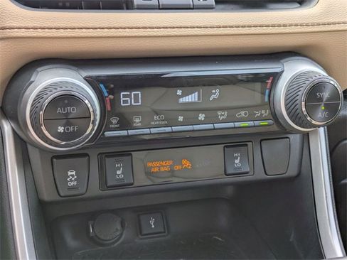 Used 2021 Toyota RAV4 XLE Premium image 21