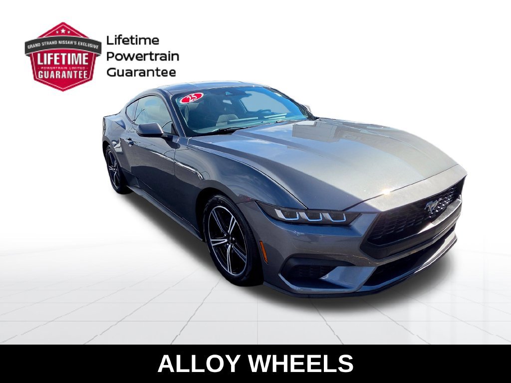 Used 2025 Ford Mustang Coupe RWD image 6