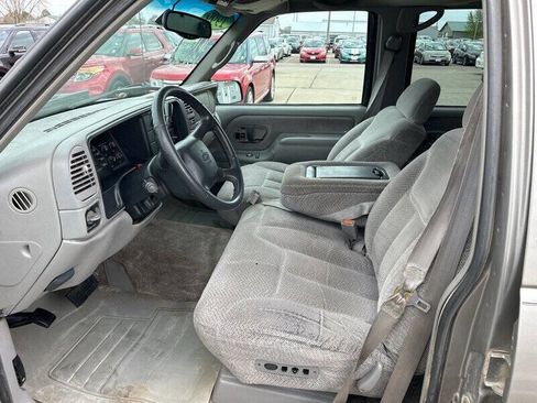 Used 1999 Chevrolet Suburban 4WD w/ Preferred Equipment Group 2 image 11