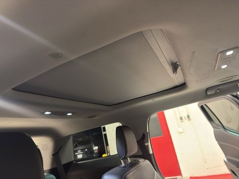 Used 2018 GMC Acadia SLT image 26