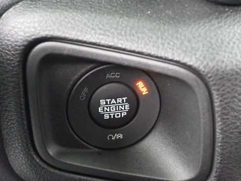 Used 2025 Jeep Wrangler Sport S image 20