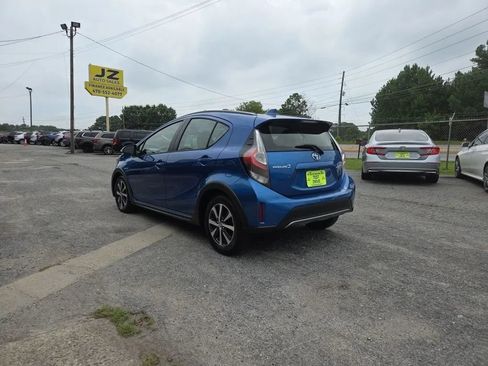 Used 2018 Toyota Prius C Two w/ Carpet Mat Package FWD image 7