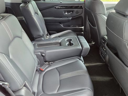 Used 2025 Honda Pilot EX-L image 16