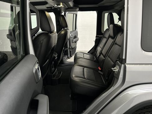 Used 2021 Jeep Wrangler Unlimited Sahara AWD/4WD image 21