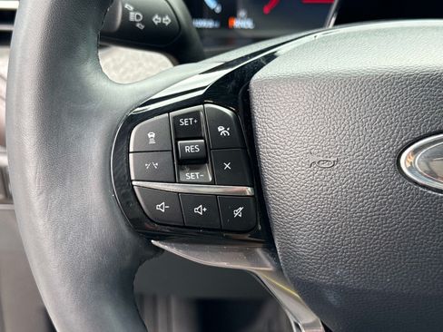 Used 2025 Ford Explorer Platinum RWD image 32